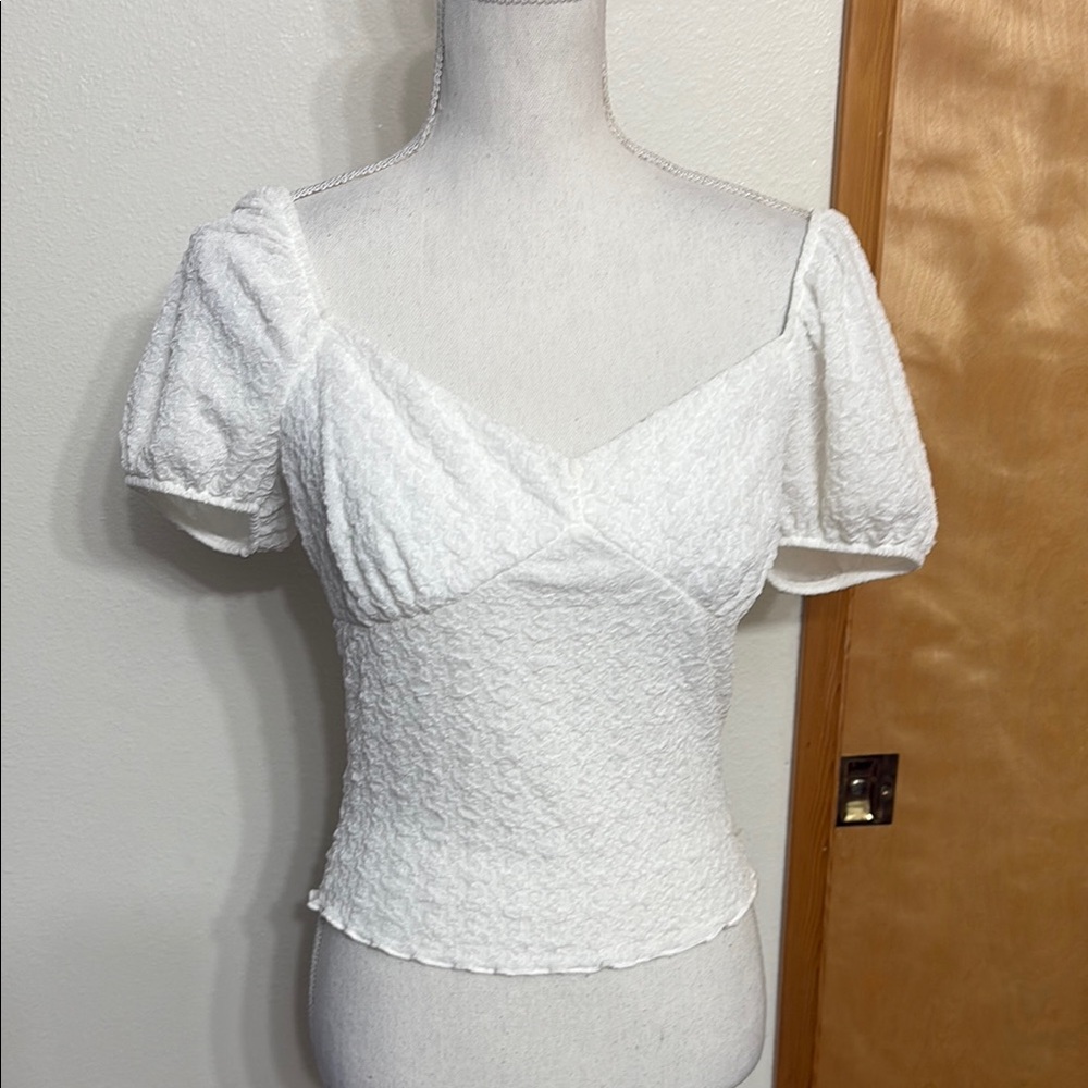 FLAWED Lush White Cropped Textured Top Size L